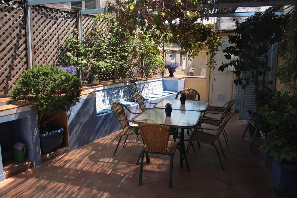Dimora Dei Giganti Bed and Breakfast Napels Buitenkant foto