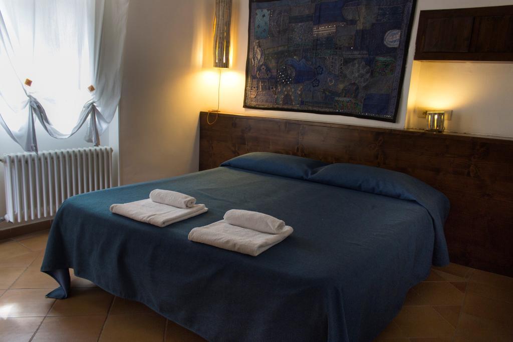 Dimora Dei Giganti Bed and Breakfast Napels Kamer foto