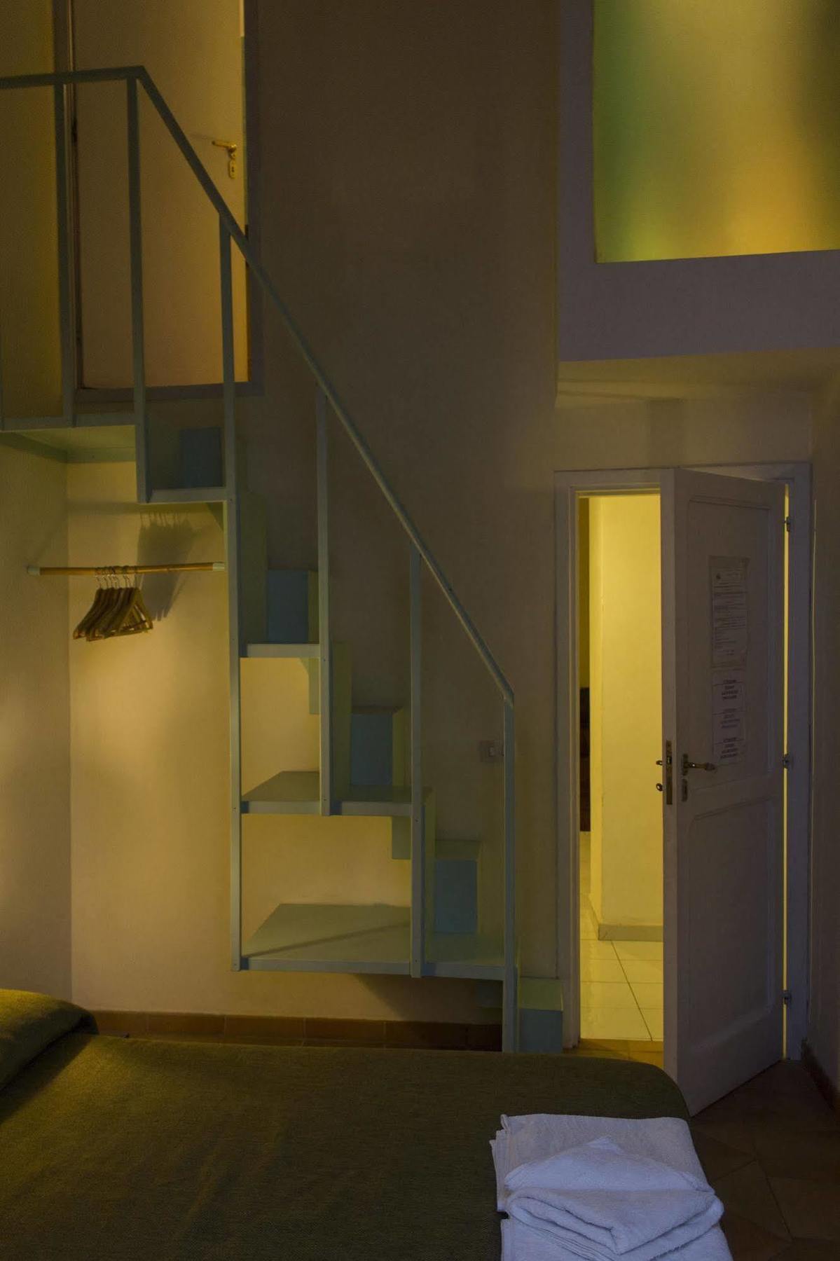 Dimora Dei Giganti Bed and Breakfast Napels Buitenkant foto