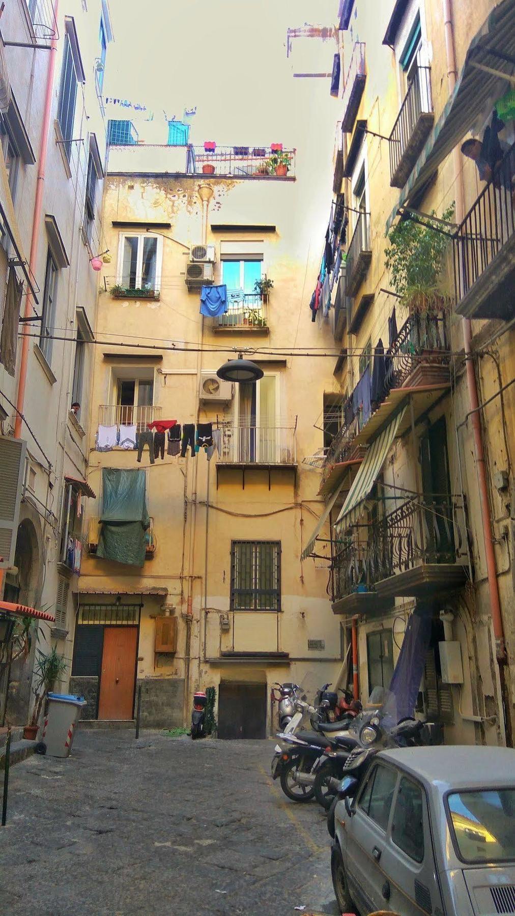 Dimora Dei Giganti Bed and Breakfast Napels Buitenkant foto